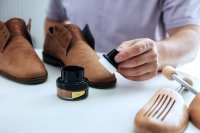 Kaps Delicate Schuhcream mit Schwamm 50 ml schwarz